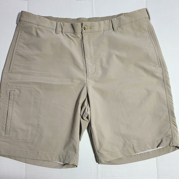 Golf Shorts Size 40, Beige/Tan with pockets, Greg Norman Brand - Picture 1 of 16